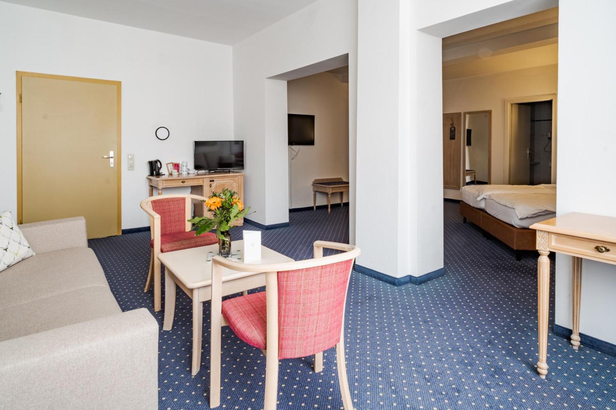 Hotel Goldener Hirsch Kaufbeuren Quarto foto